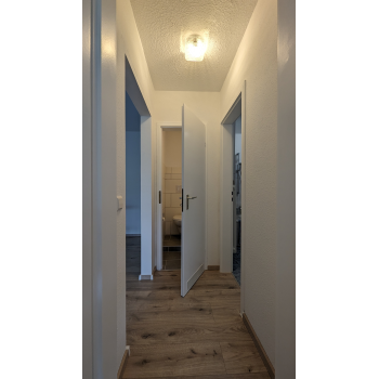 Zwischenraum Wohnzimmer - WC - Bad - Schlafzimmer